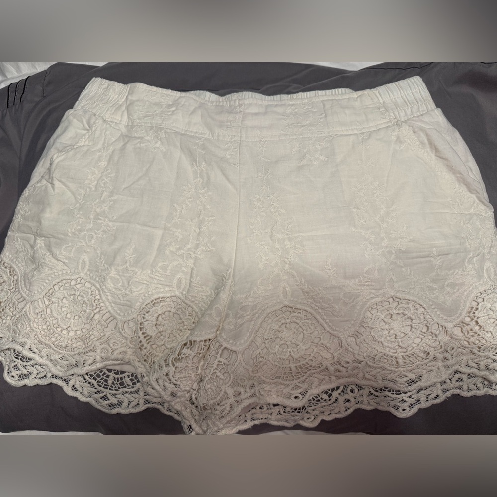 Xhilaration White Lace Trim Women's Shorts